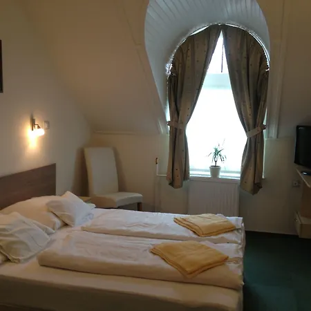 فندق Monopoly Balatonalmádi